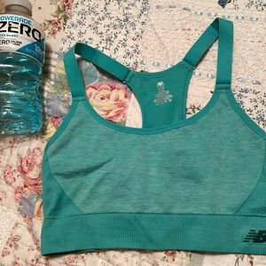 NB  🌊 New Balance SEA FOAM GREEN
SEAMLESS SPORTS BRA  Sz XL